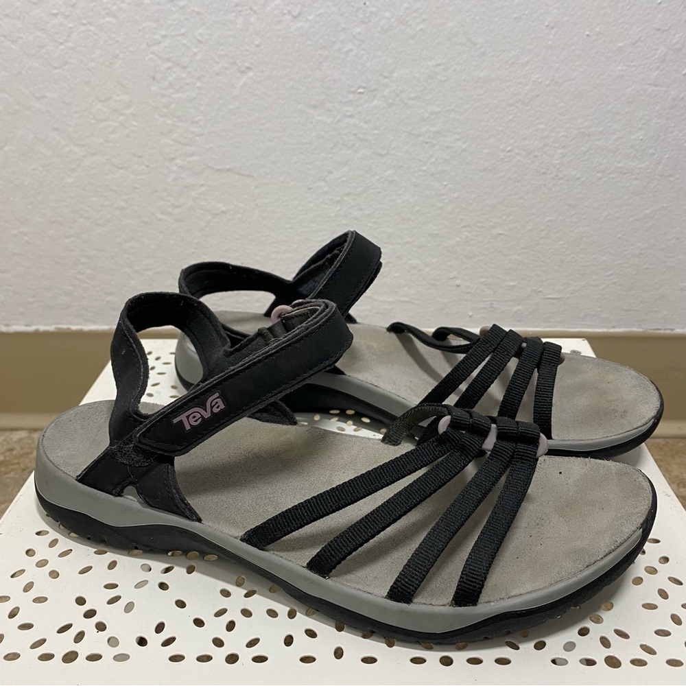 Teva Women’s 10 Black Strappy Adjustable Outdoor Sandals Walking Sporty